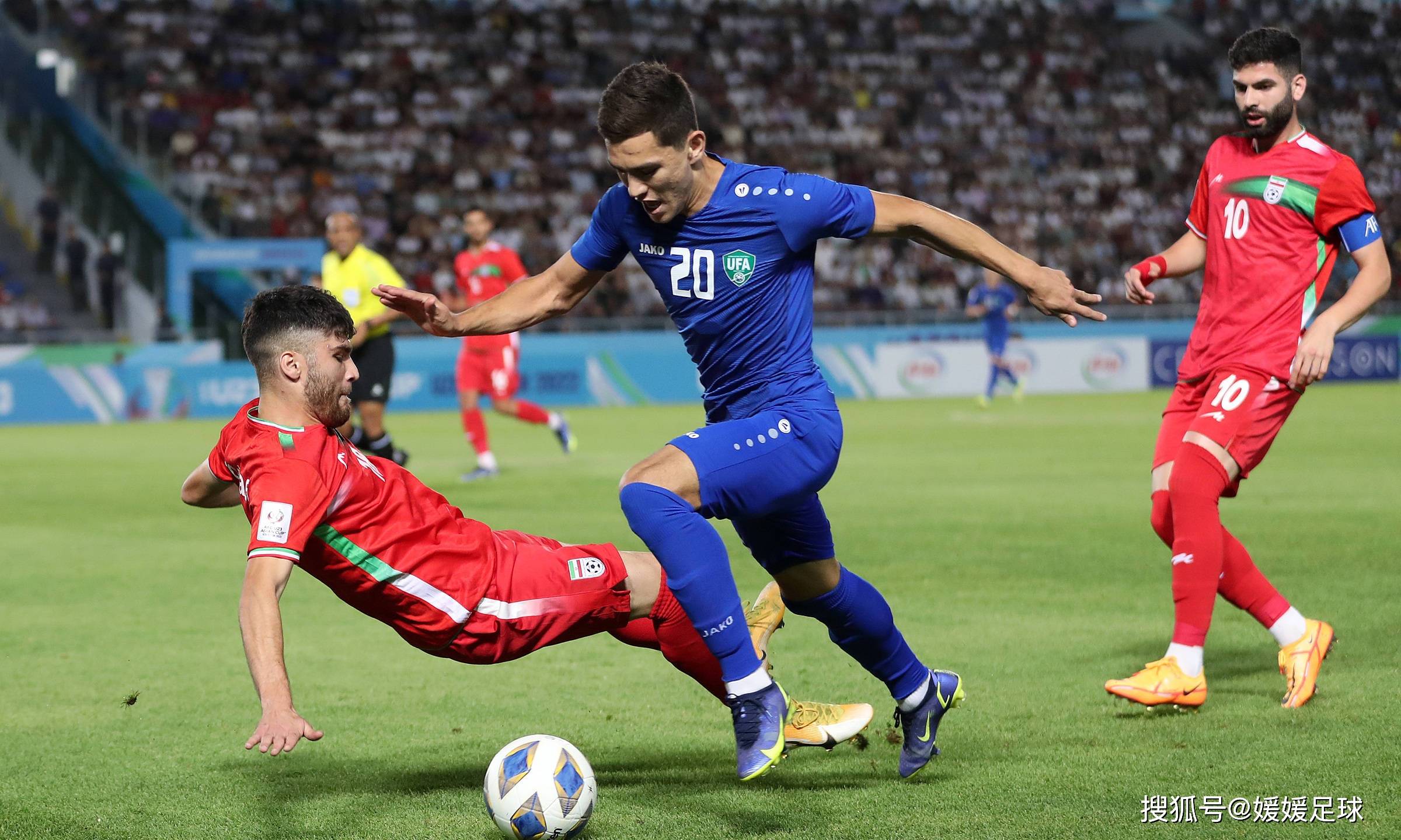 半岛体育官网-激动人心的足球赛事，球队展现实力不俗的简单介绍